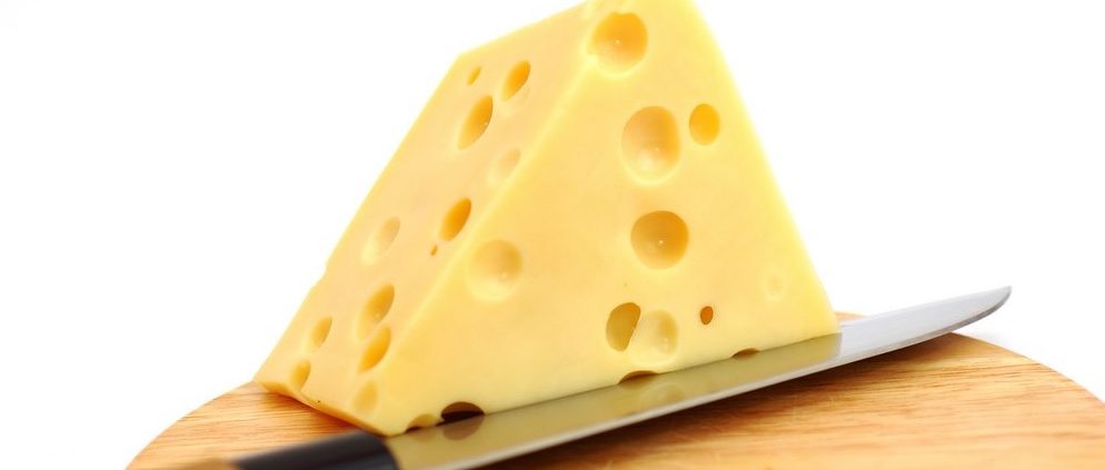 Suíça desvenda mistério dos buracos em seus queijos